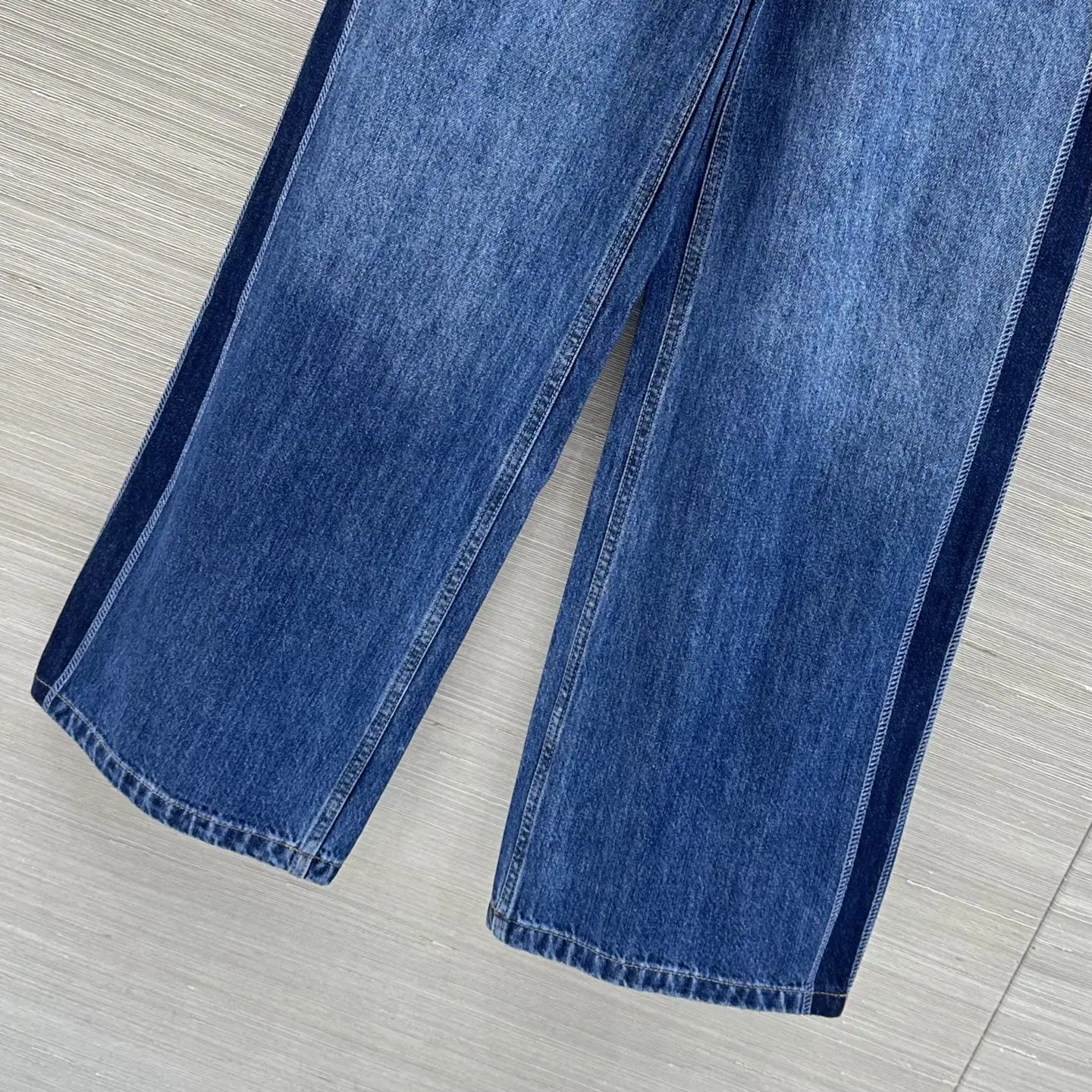 디올 레이저 커팅 워시드 데님 여성 바지 상세 이미지 5