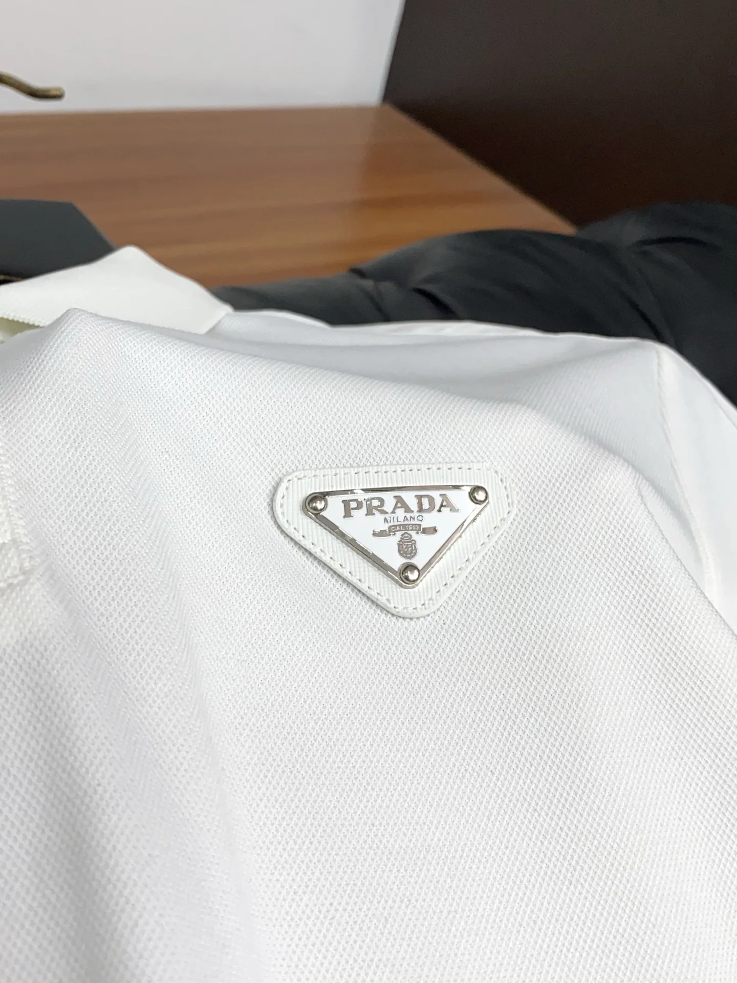 프라다 폴로 카라 남성 반팔 티셔츠 상세 이미지 8