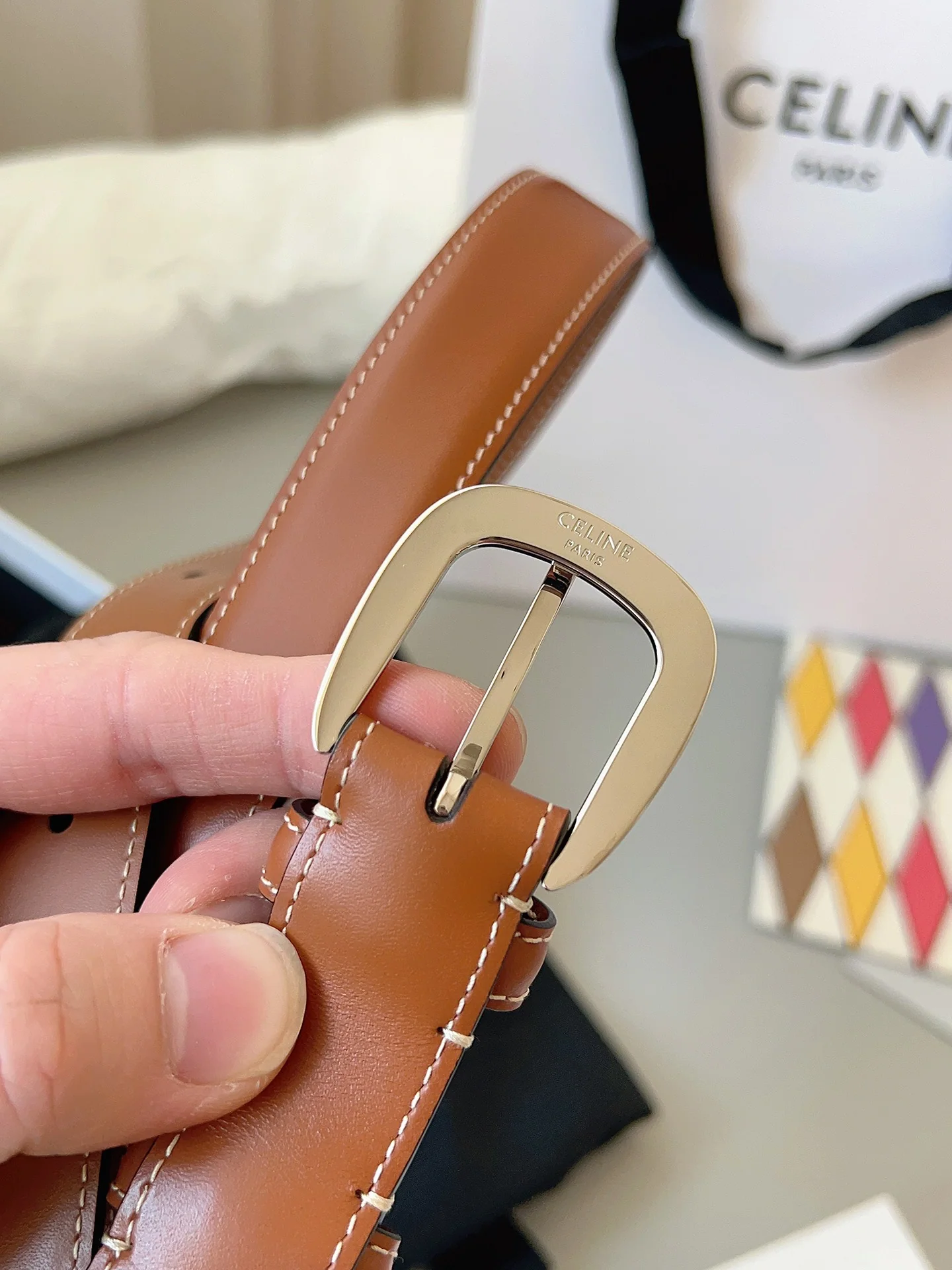 셀린느 비비엔느 미디엄 송아지가죽 벨트 상세 이미지 2