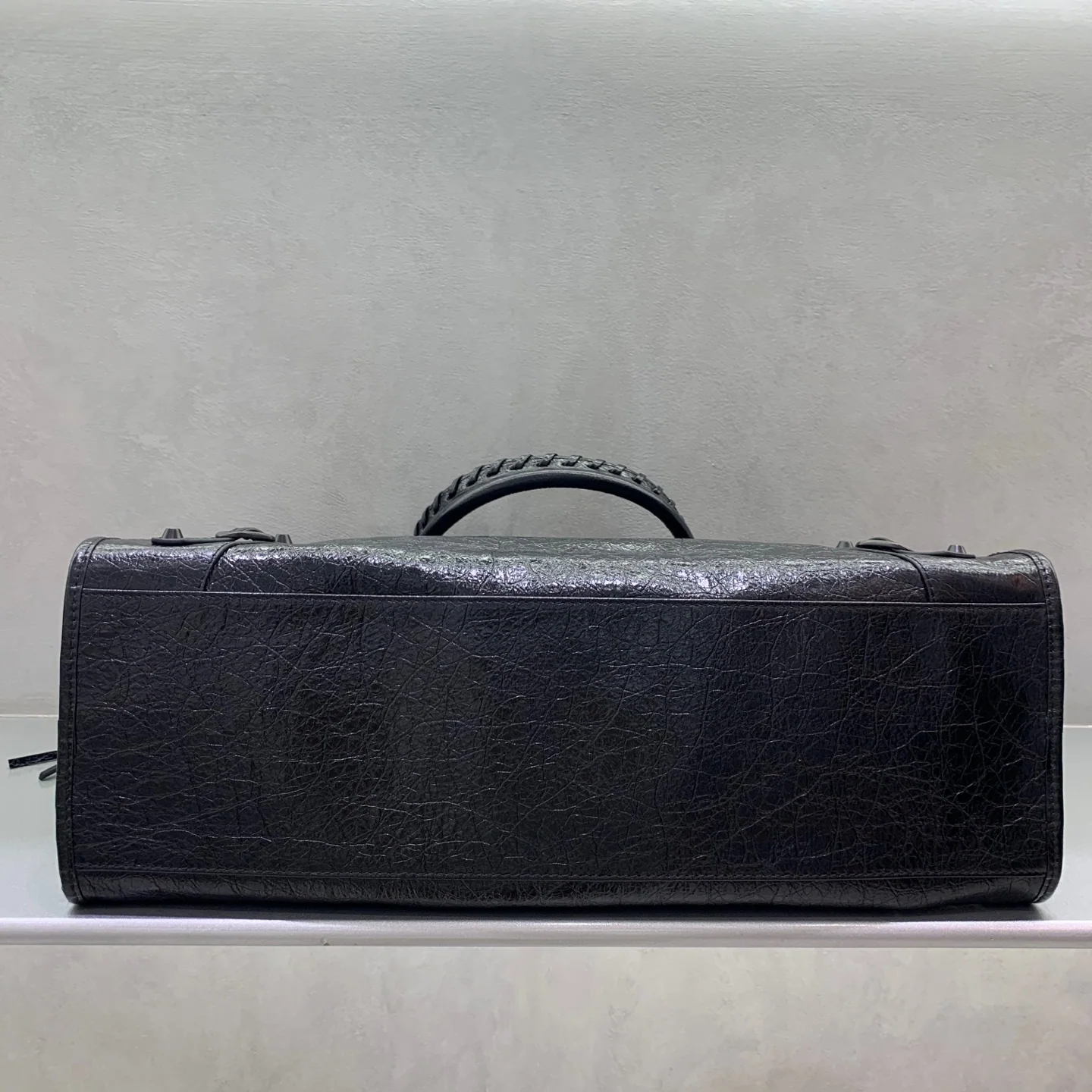 발렌시아가 르 시티 특대형 블랙 핸드백 상세 이미지 6
