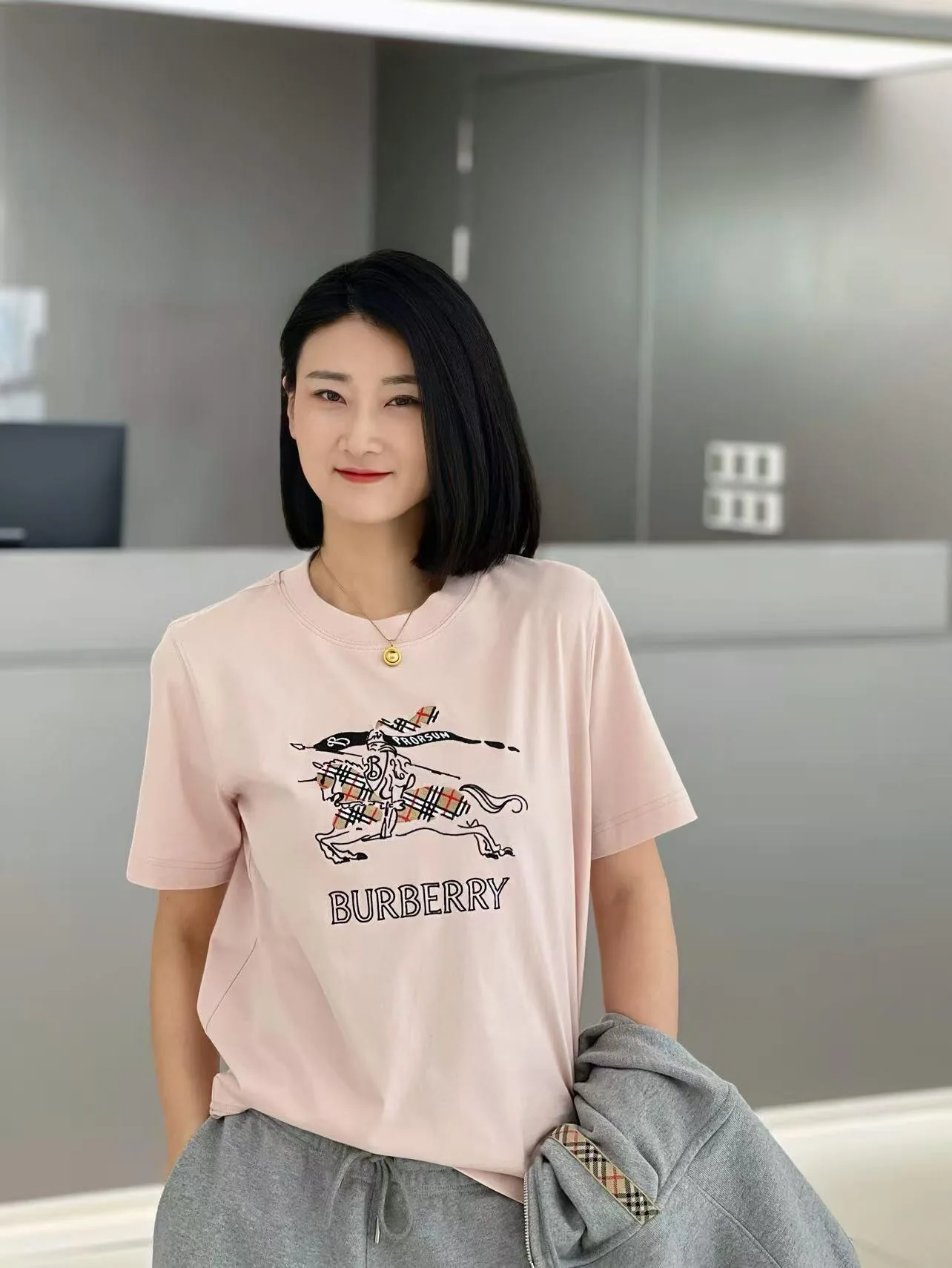 버버리 여성 코튼 반팔 티셔츠 상세 이미지 4