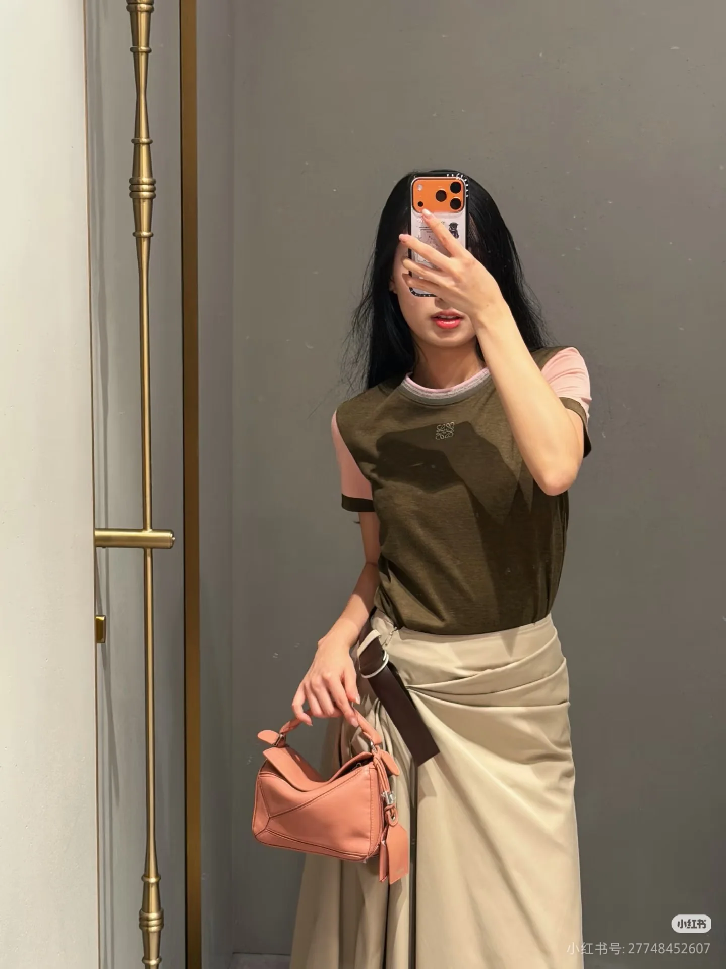 로에베 올리브그린 컬러 블록 반팔 티셔츠 상세 이미지 6