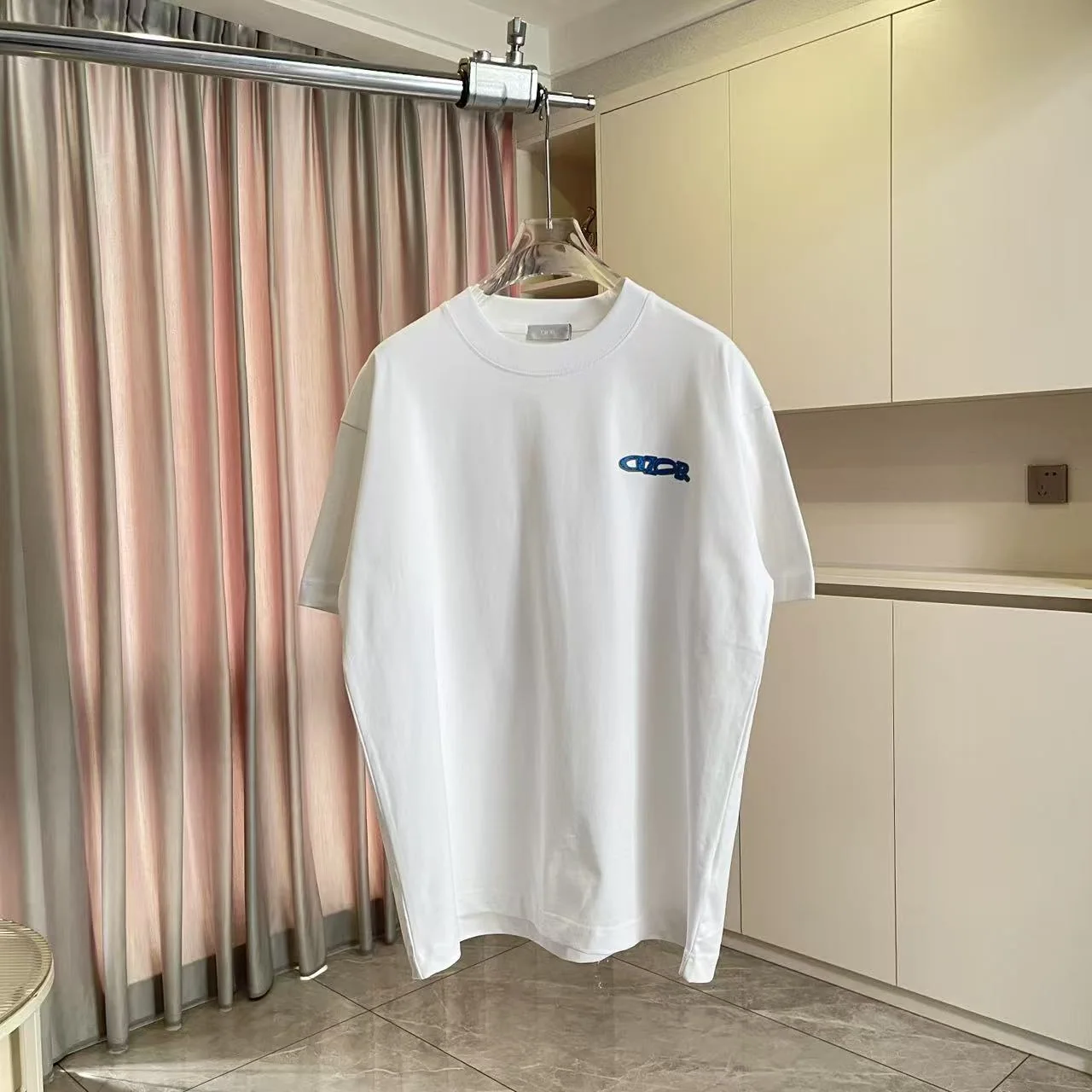 디올 3D 실리콘 로고 남성 반팔 티셔츠 상세 이미지 1