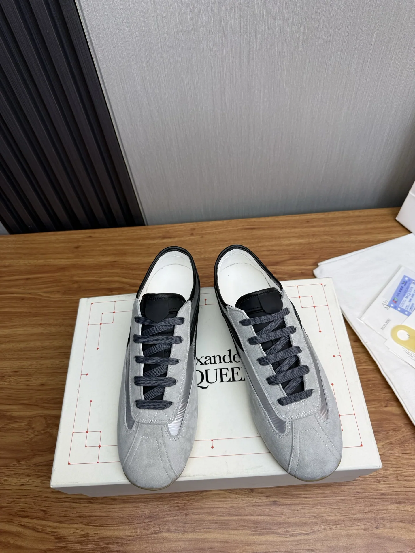 알렉산더맥퀸 메시 소재 커플 스니커즈 상세 이미지 2