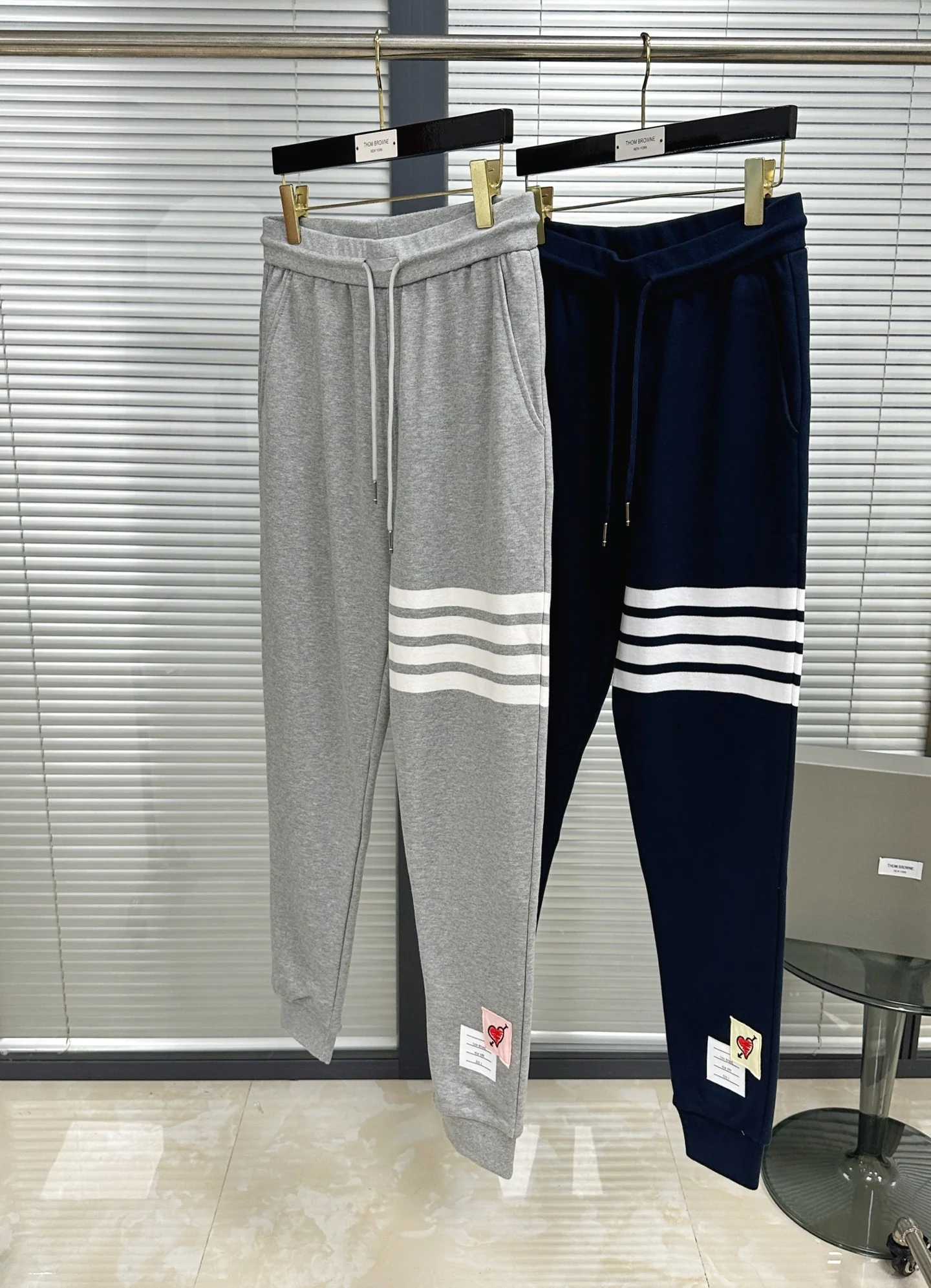 톰브라운 네이비 블루 그레이 브라운 남성 바지 레플리카 46692 Thom Browne 상세 이미지 4