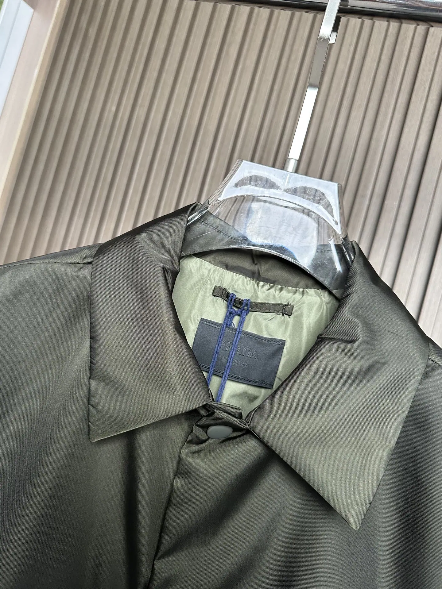 프라다 삼각로고 Re-Nylon 셔츠 자켓 상세 이미지 10