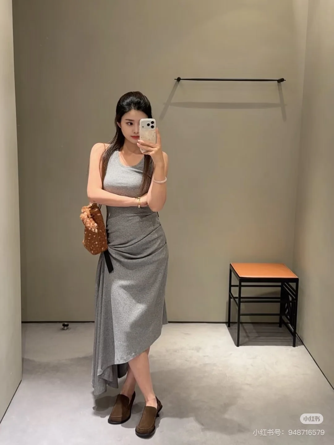 로에베 허리 주름 벨트 여성 원피스 상세 이미지 8