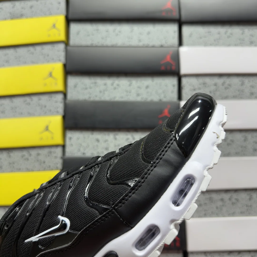 나이키 [BD] 에어 맥스 플러스 DM2362-001 201869 Nike Air Max Plus Black White 상세 이미지 6