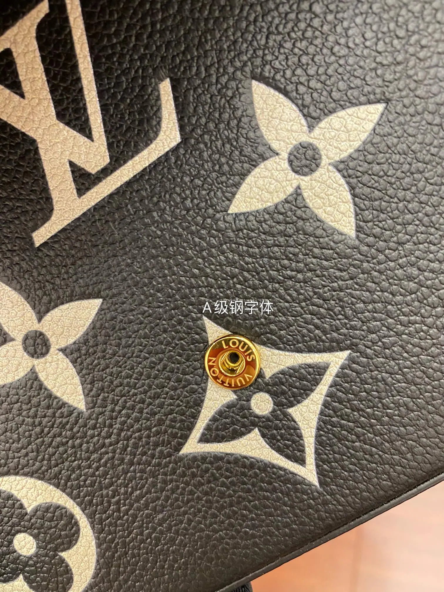 루이비통 M80482 가방 상세 이미지 8
