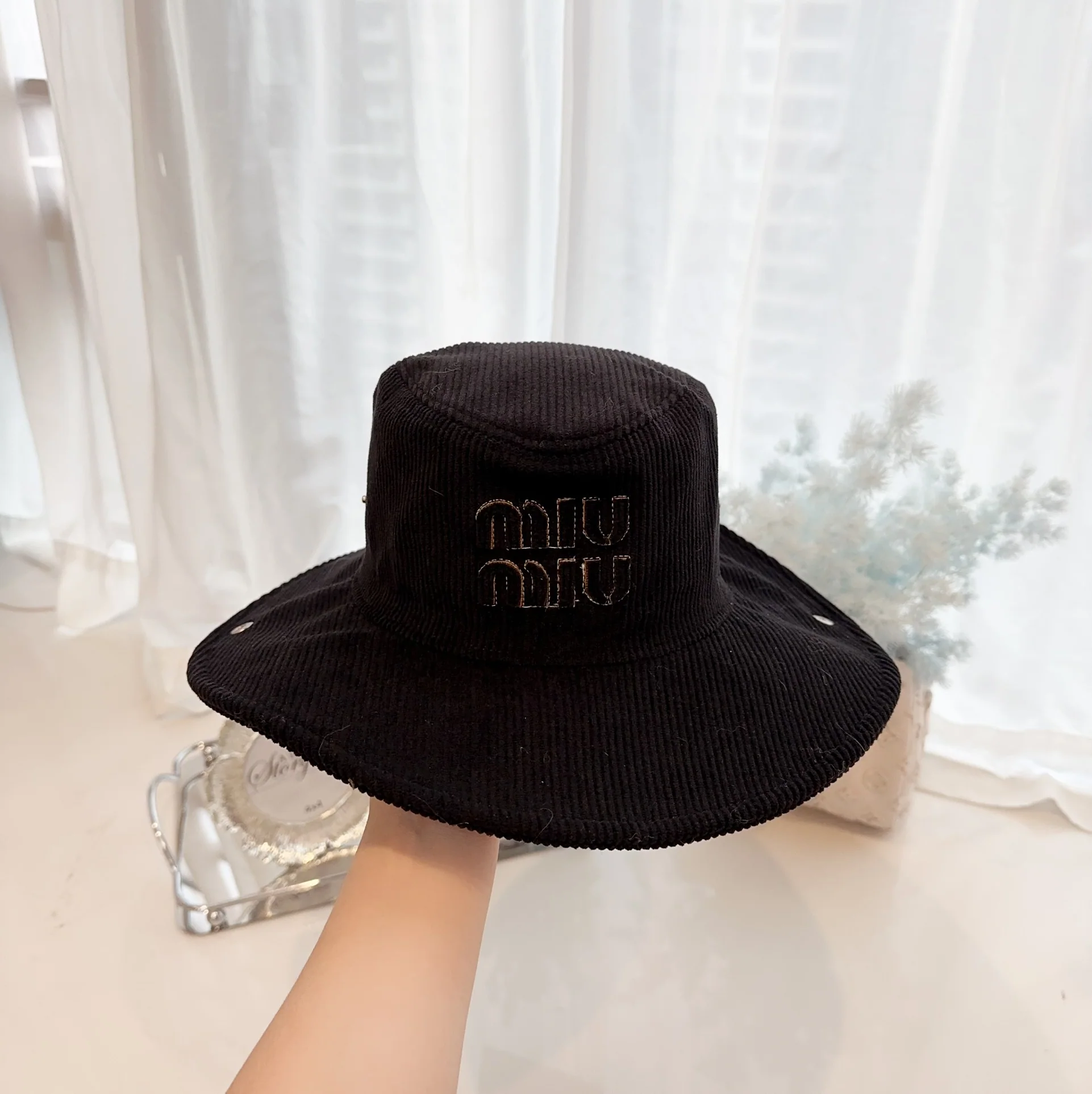 미우미우 모자 81154 Miu Miu Cap 상세 이미지 3
