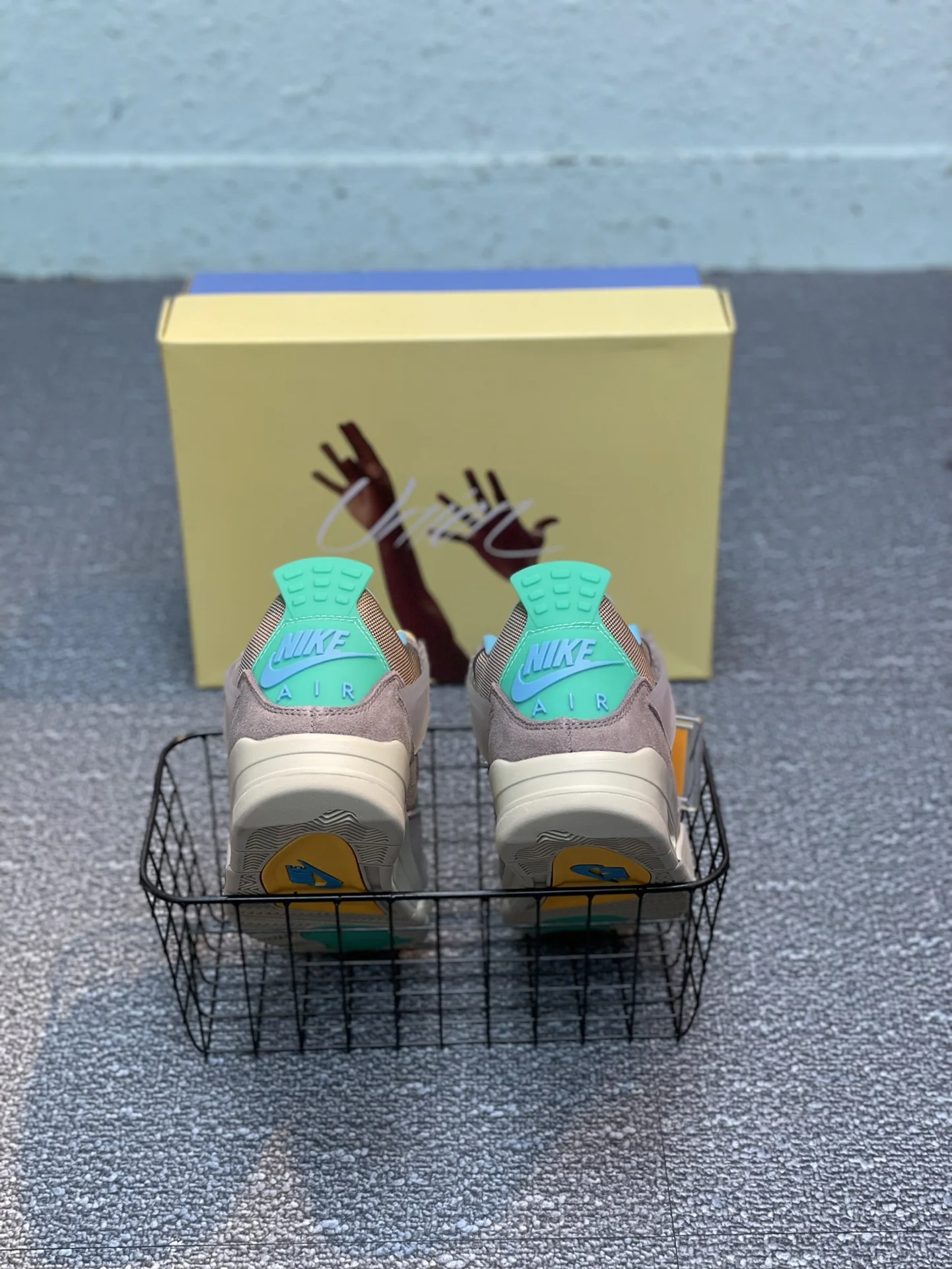 나이키에어맥스 AJ 4 미드탑 레트로 농구화 상세 이미지 3