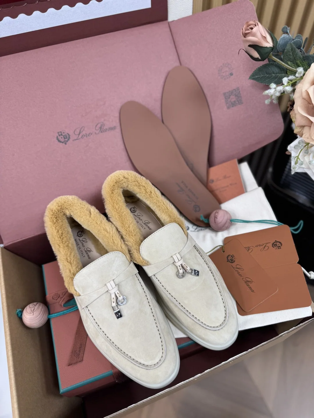 로로피아나 코요테 퍼 수제 신발 93301