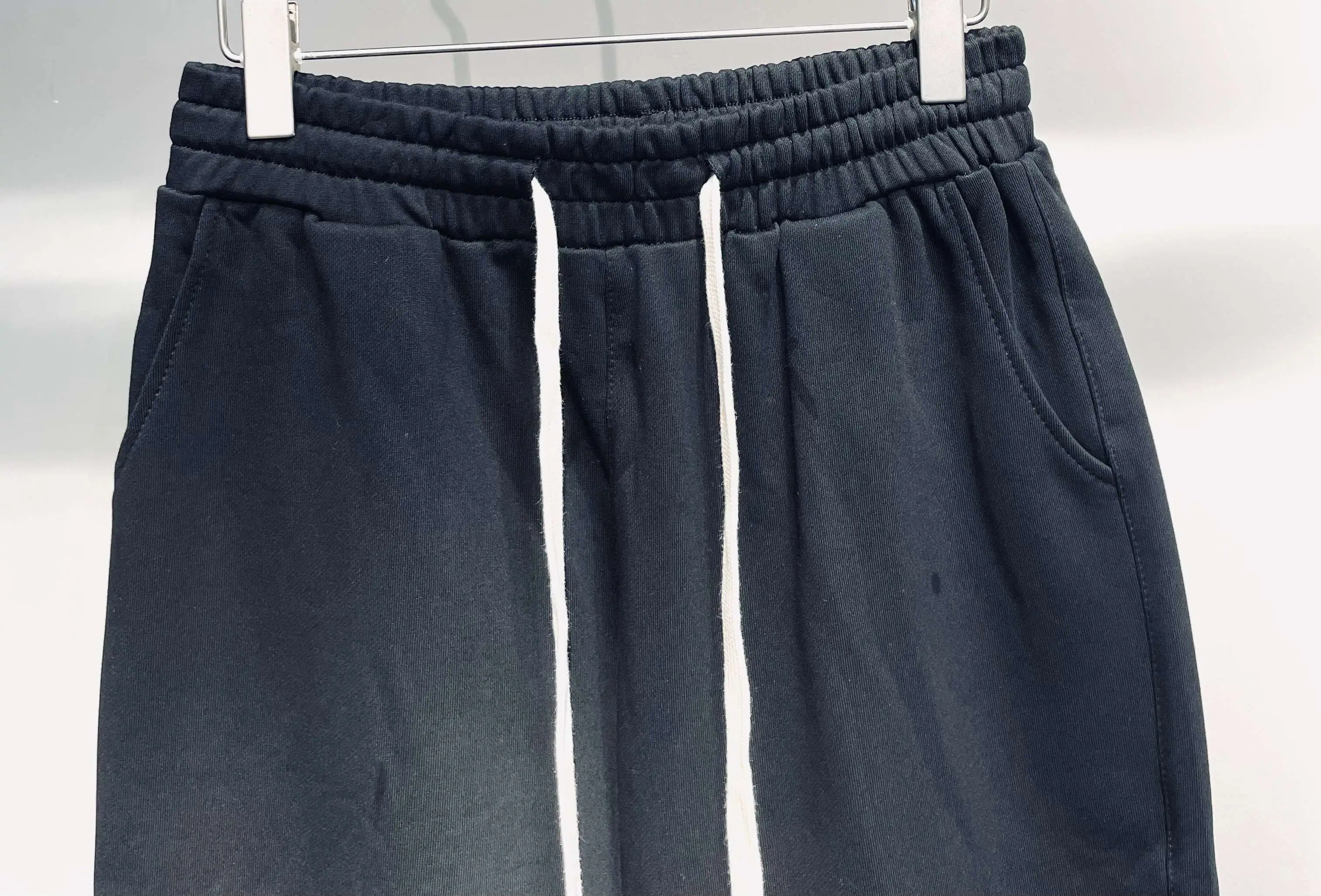 스톤아일랜드 남여공용 반바지 51377 Stone Island Shorts 상세 이미지 2