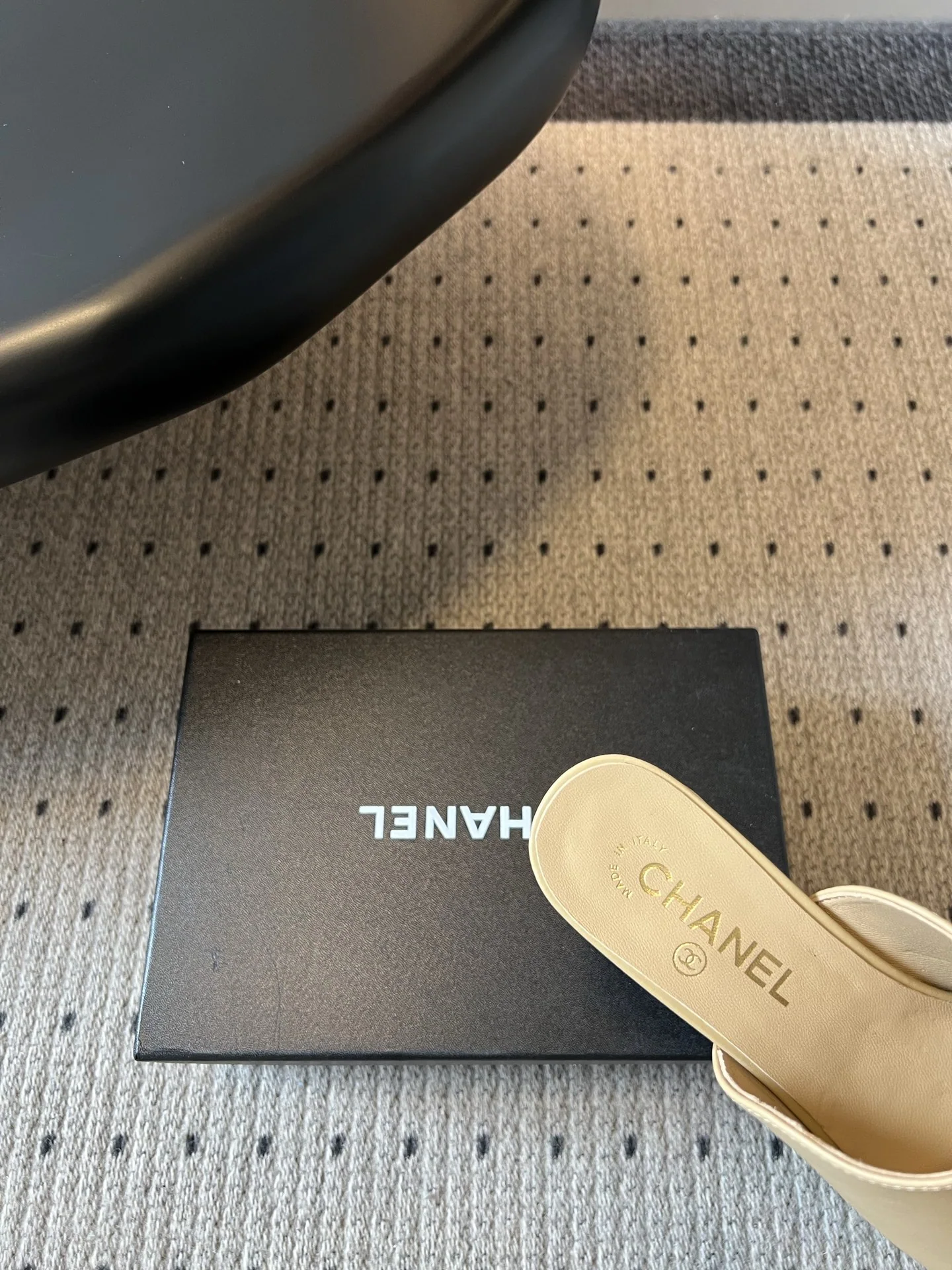 샤넬 더블 C 진주 장식 굽 샌들 상세 이미지 8
