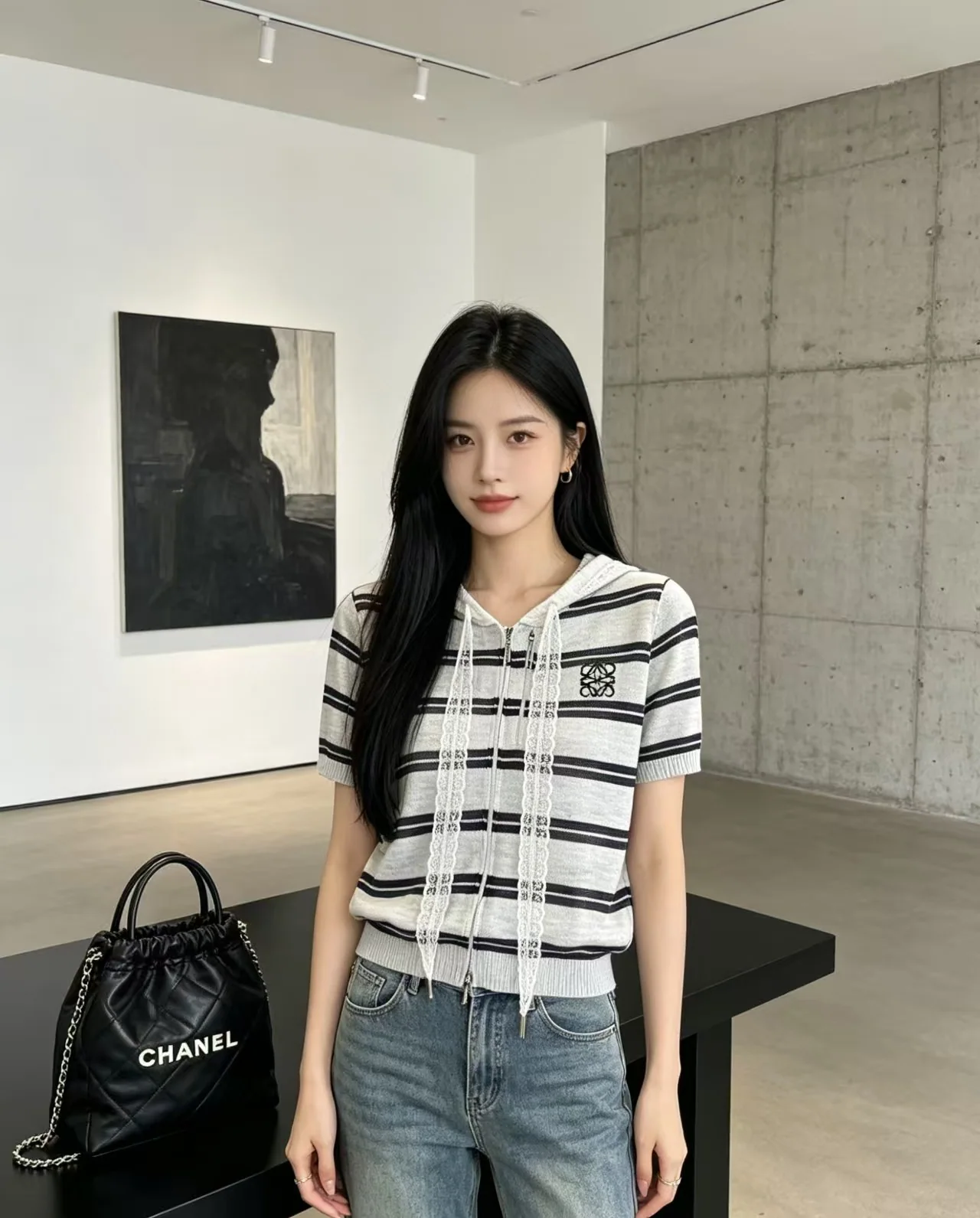 로에베 여성 로고 자수 스트라이프 슬림핏 반팔 니트 레플리카 상세 이미지 1