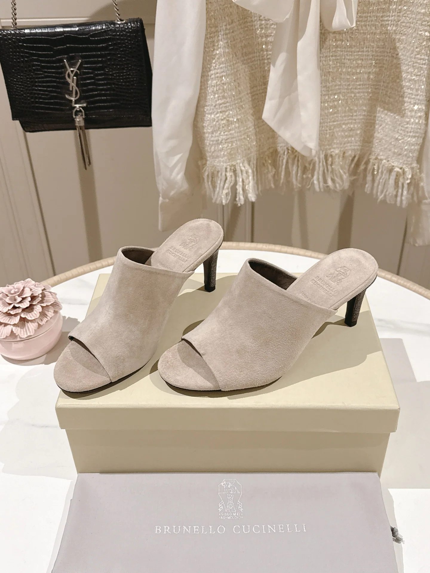 브루넬로쿠치넬리 스웨이드 소가죽 하이힐 샌들 상세 이미지 2