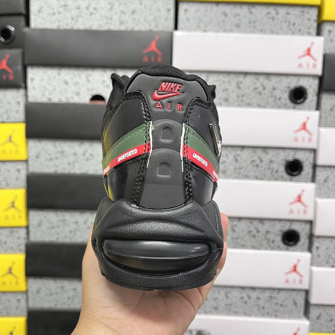 나이키 [XY] 에어 맥스 95 SP IB4453-001 201492 Nike Air Max 95 SP Undefeated Black 상세 이미지 4