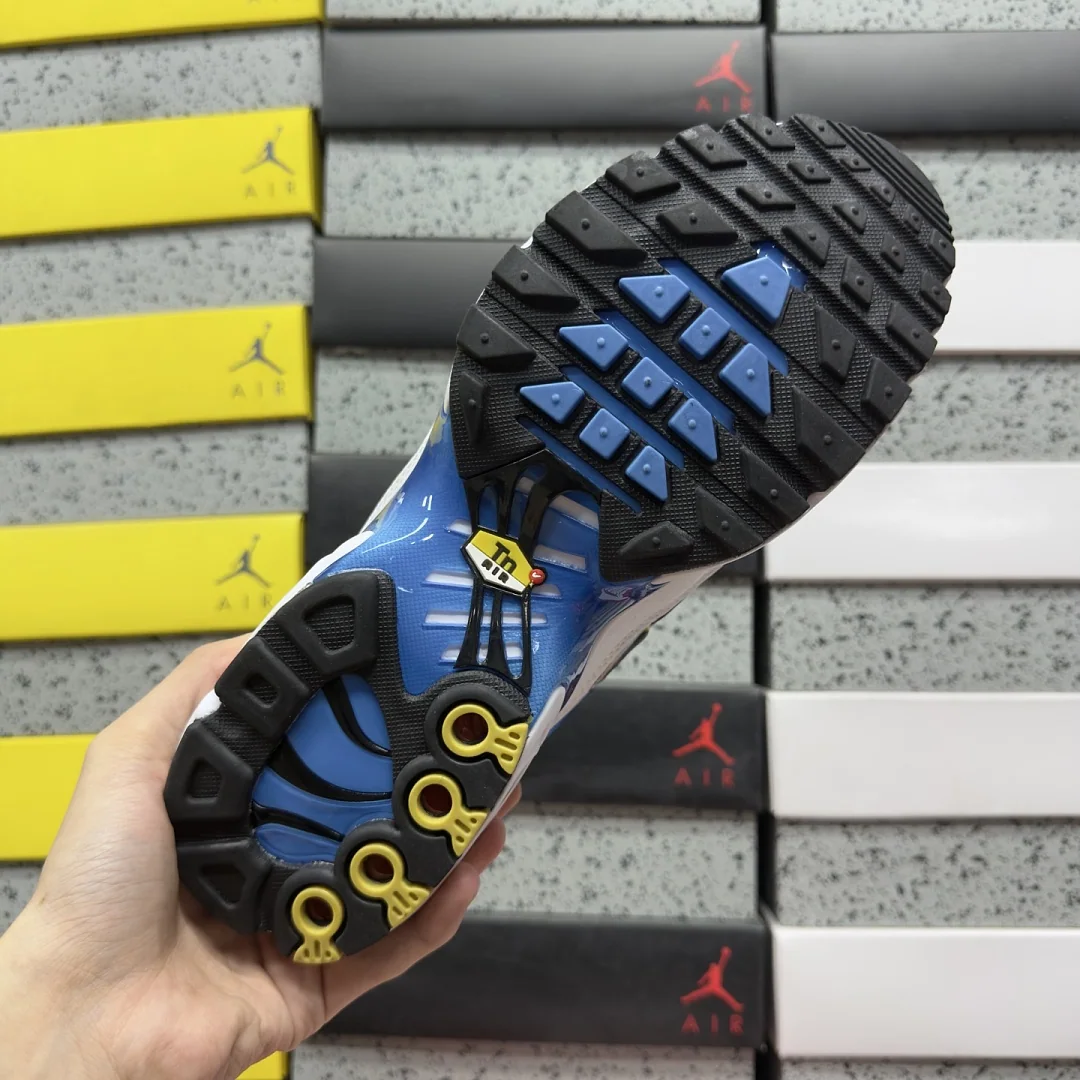 나이키 [BD] 에어 맥스 플러스 DX8962-100 201922 Nike Air Max Plus Spray Paint Swoosh White 상세 이미지 9