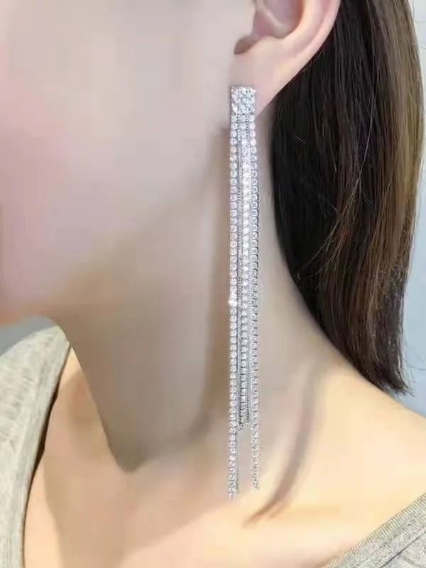 셀린느 태슬 장식 귀걸이 상세 이미지 3