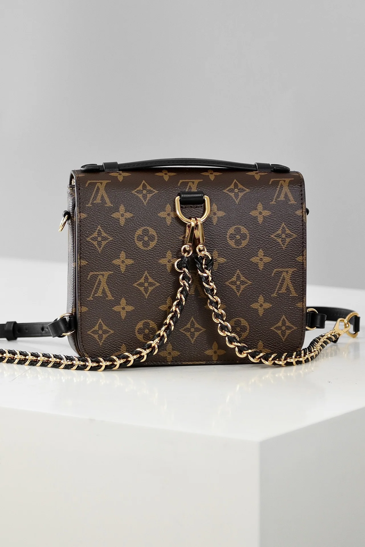루이비통 포쉐트 메티스 백팩 메신저백 상세 이미지 4