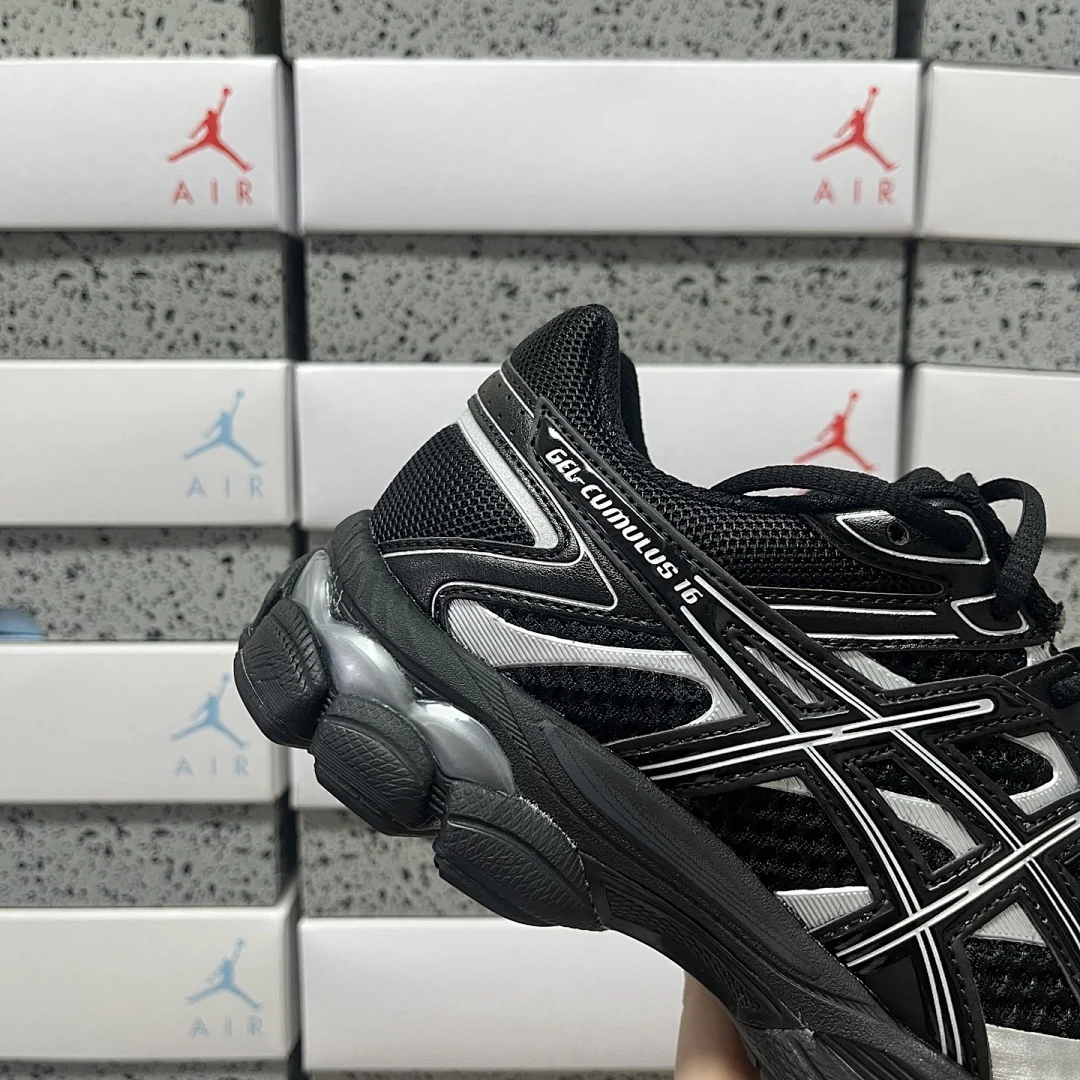 아식스 [TOP] 젤 큐뮬러스 16 1203A733-002 200316 Asics Gel-Cumulus 16 Black Pure Silver 상세 이미지 5