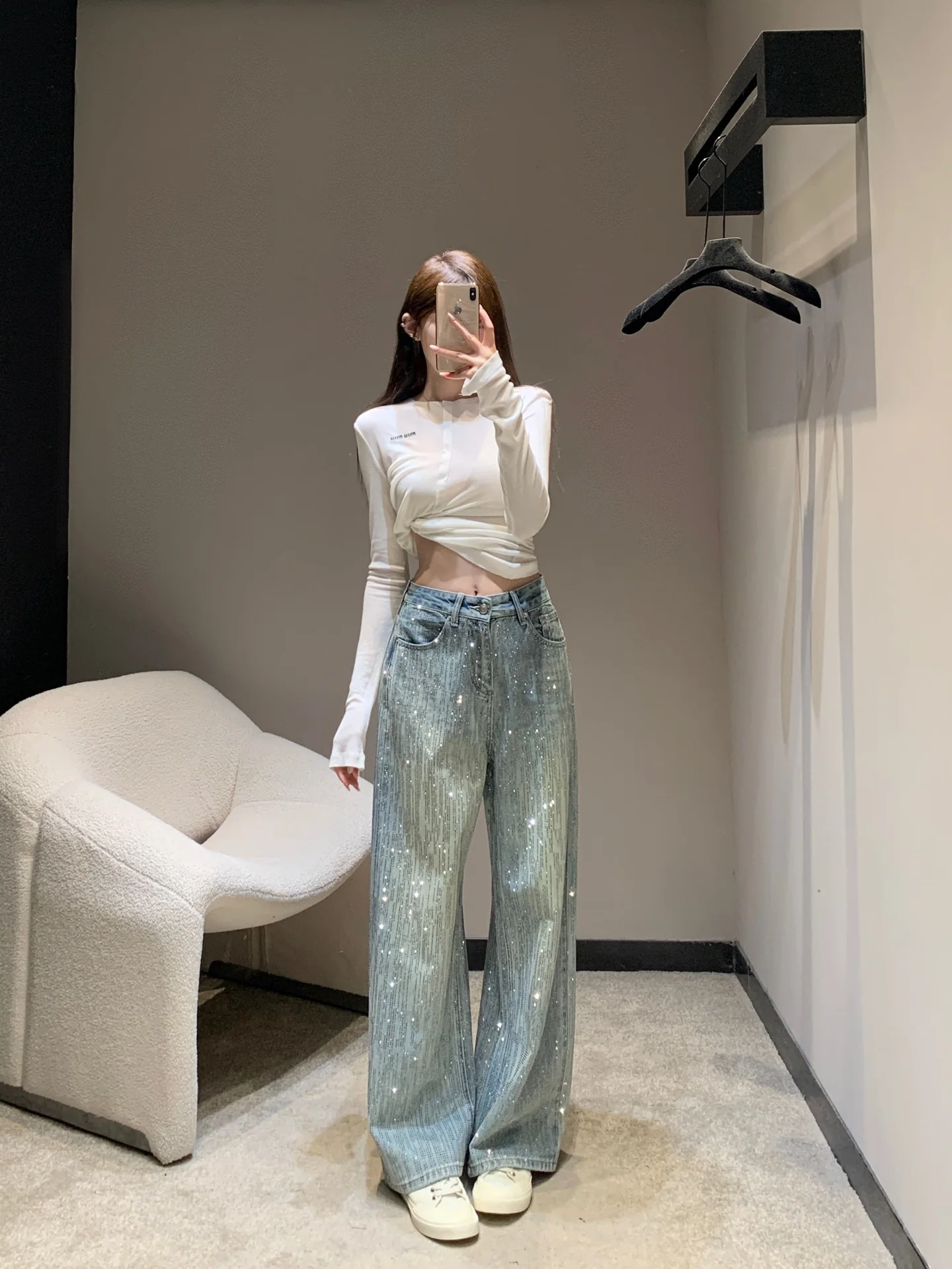 발렌시아가 스팽글 와이드 레그 여성 바지 2025 FW 상세 이미지 9