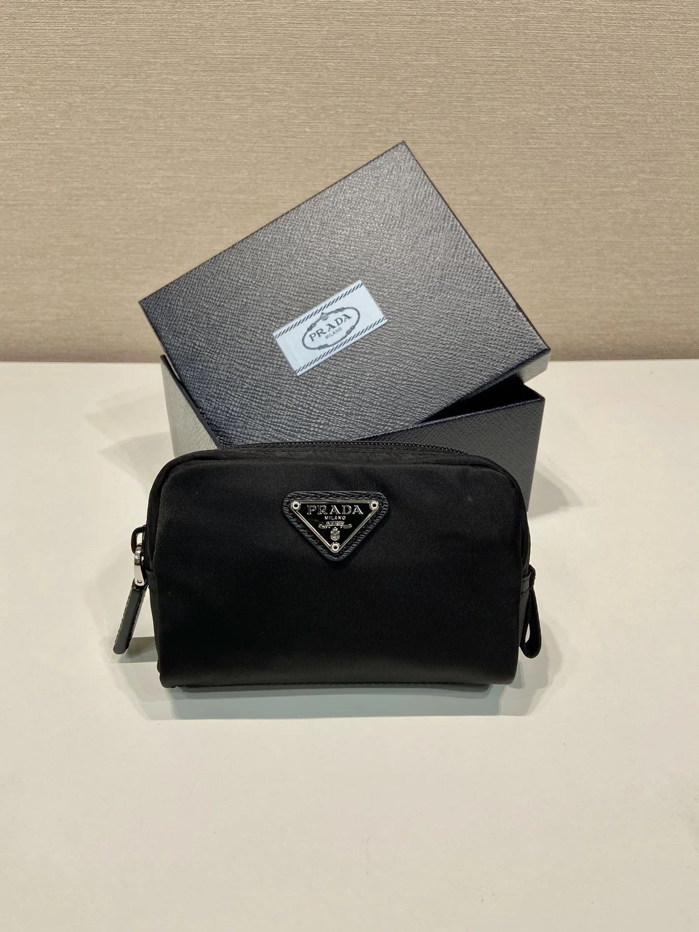 프라다 리나일론 미니 클러치백 1NA339 67615