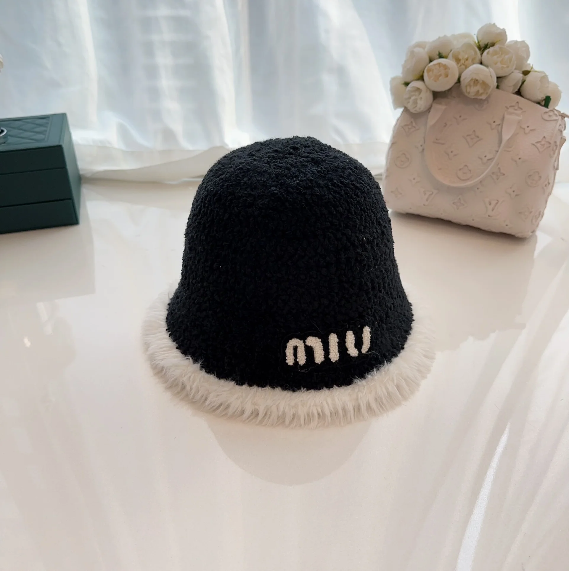 미우미우 모자 81140 Miu Miu Cap 상세 이미지 1
