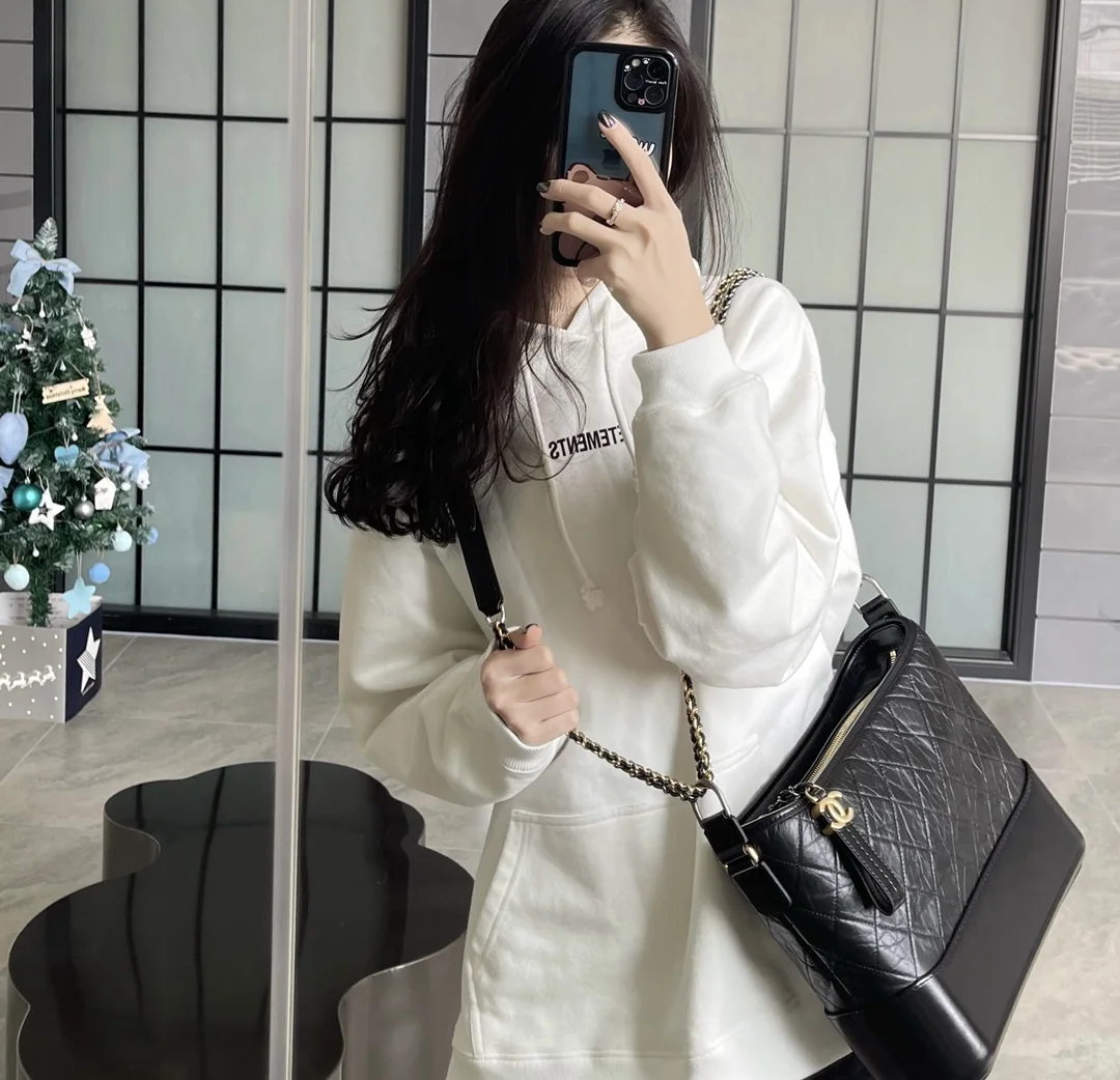 샤넬 가브리엘 미디엄 가방 상세 이미지 6