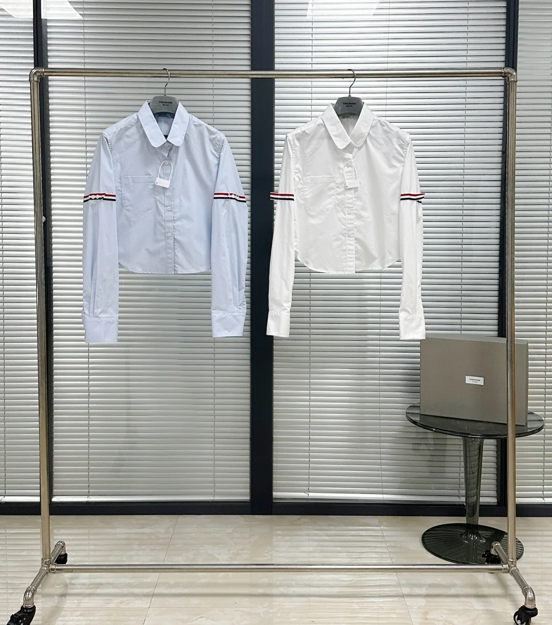 톰브라운 여성 크롭 긴팔 셔츠 상세 이미지 1