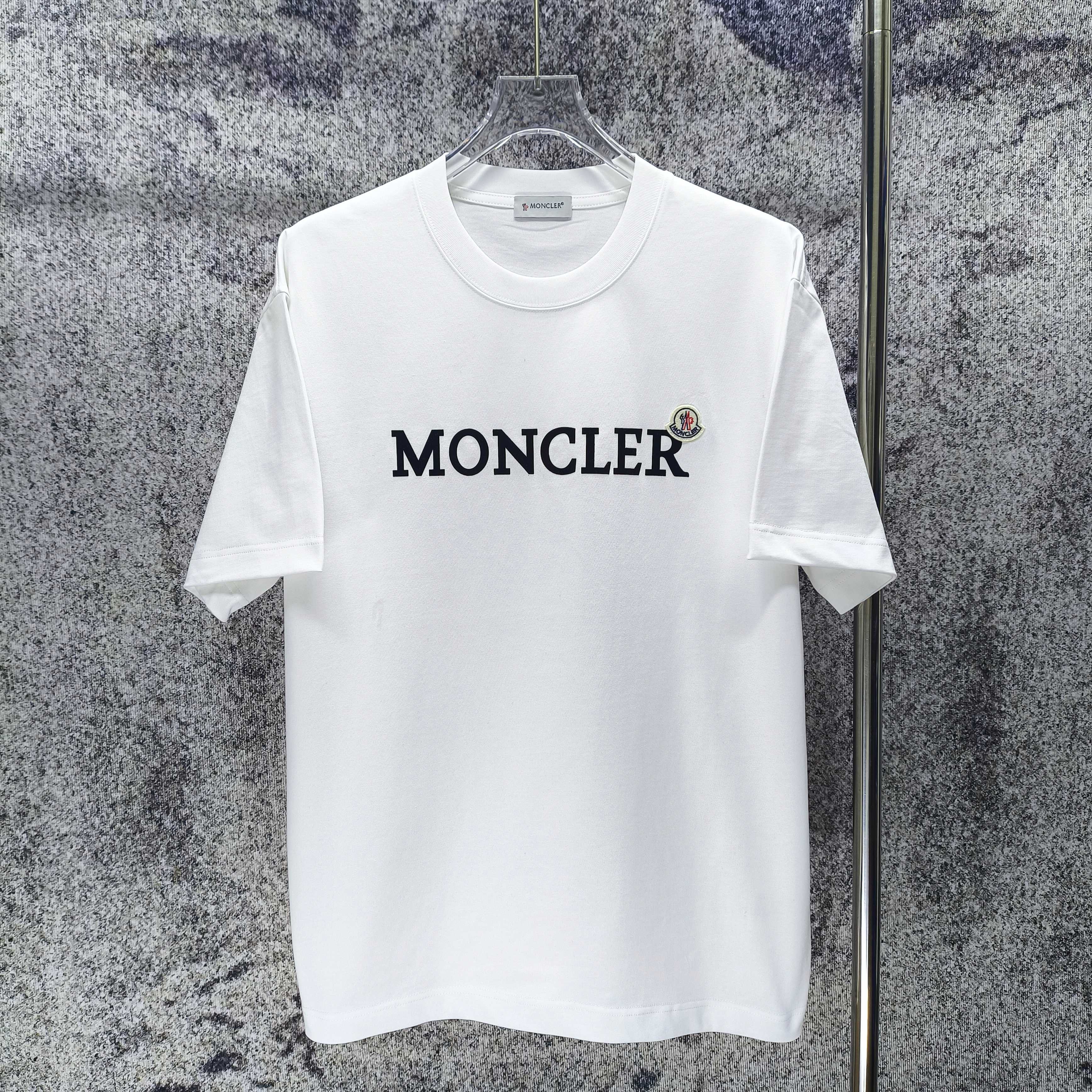 몽클레어 여성 루즈핏 반팔 티셔츠 상세 이미지 2