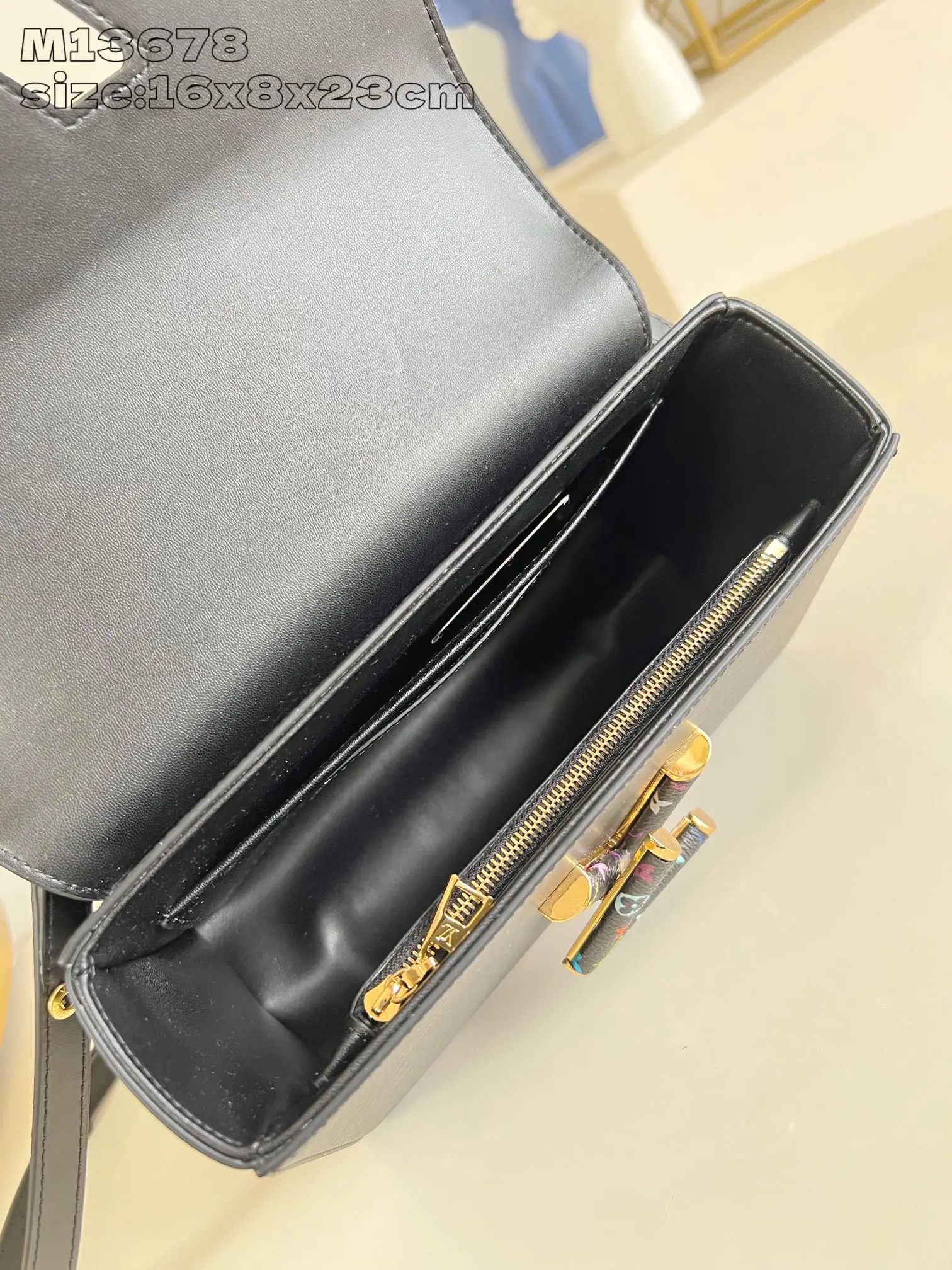 루이비통 트위스트 미디엄 에피 핸드백 M13678 상세 이미지 7