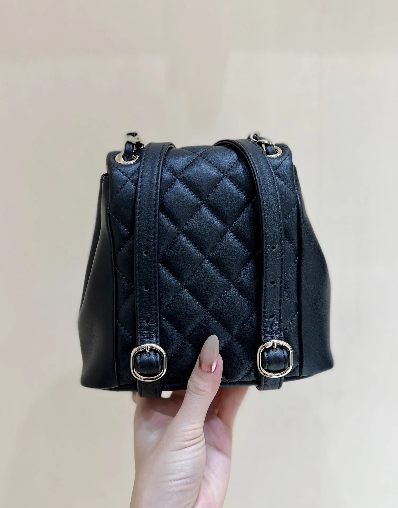 샤넬 개구리 더블 린넨 백팩 A92993 상세 이미지 4