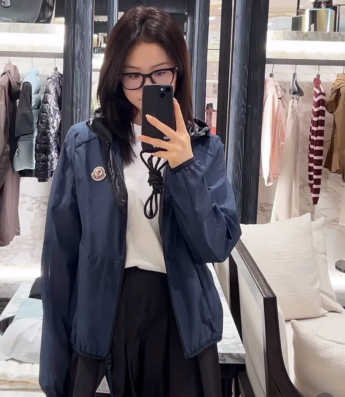 몽클레어 후드 크롭 자켓 여성용 상세 이미지 8