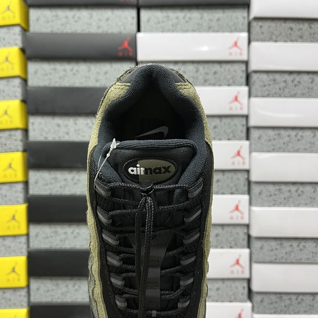 나이키 [KZ2.0] 에어 맥스 95 SP IB4523-200 201675 Nike Air Max 95 SP Undefeated Geo La 상세 이미지 10
