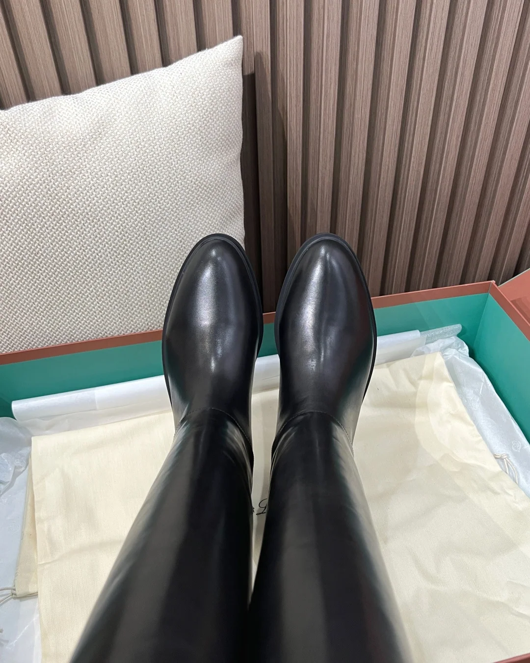 로로피아나 부츠 가죽 메탈 로고 굽 상세 이미지 7