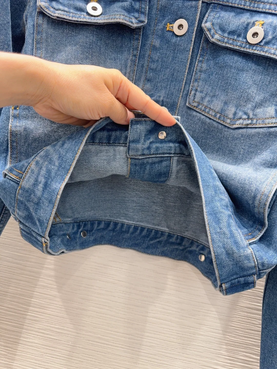 디올 하이핏 데님 여성 자켓 상세 이미지 4