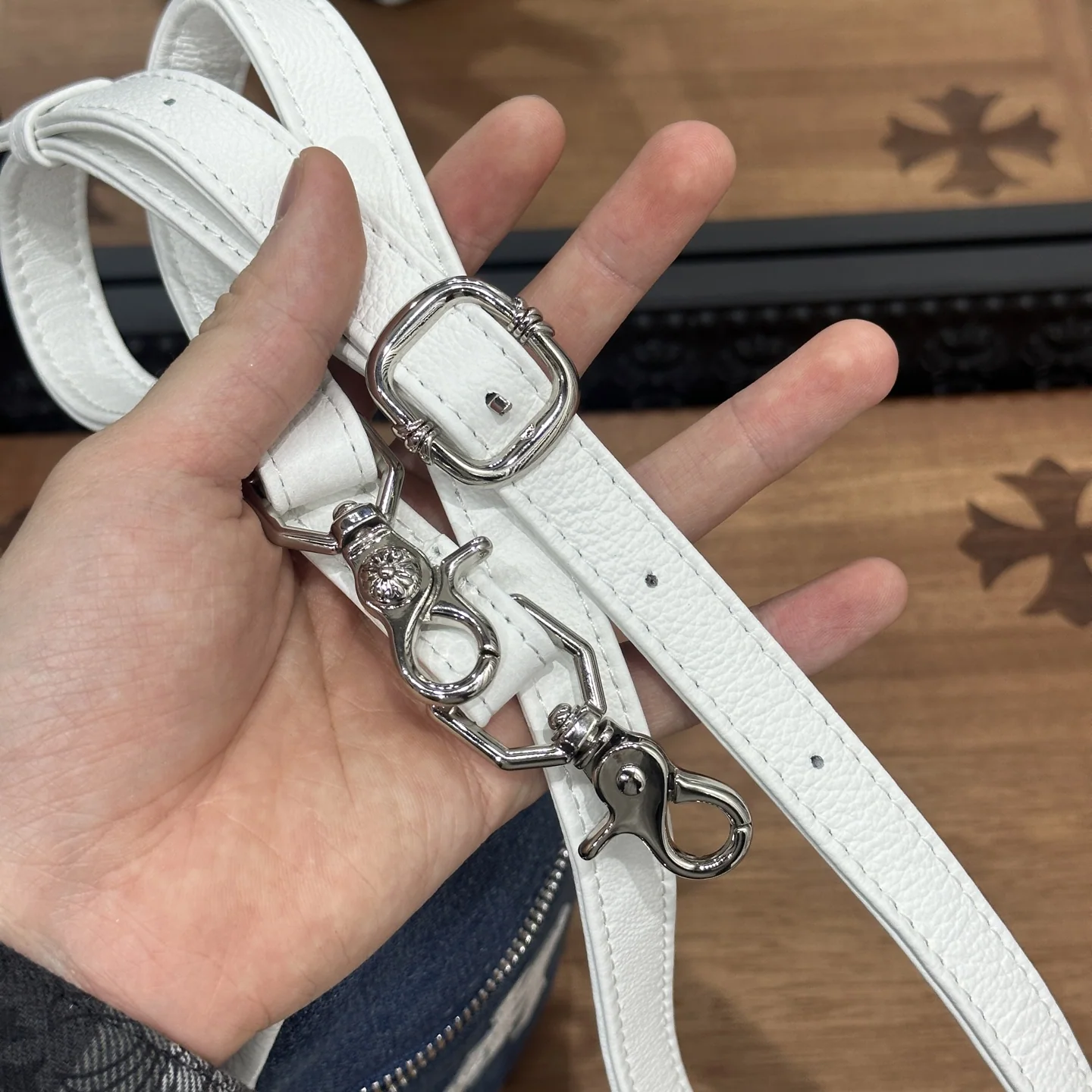 크롬하츠 데님 화이트 타카 카메라 가방 상세 이미지 6