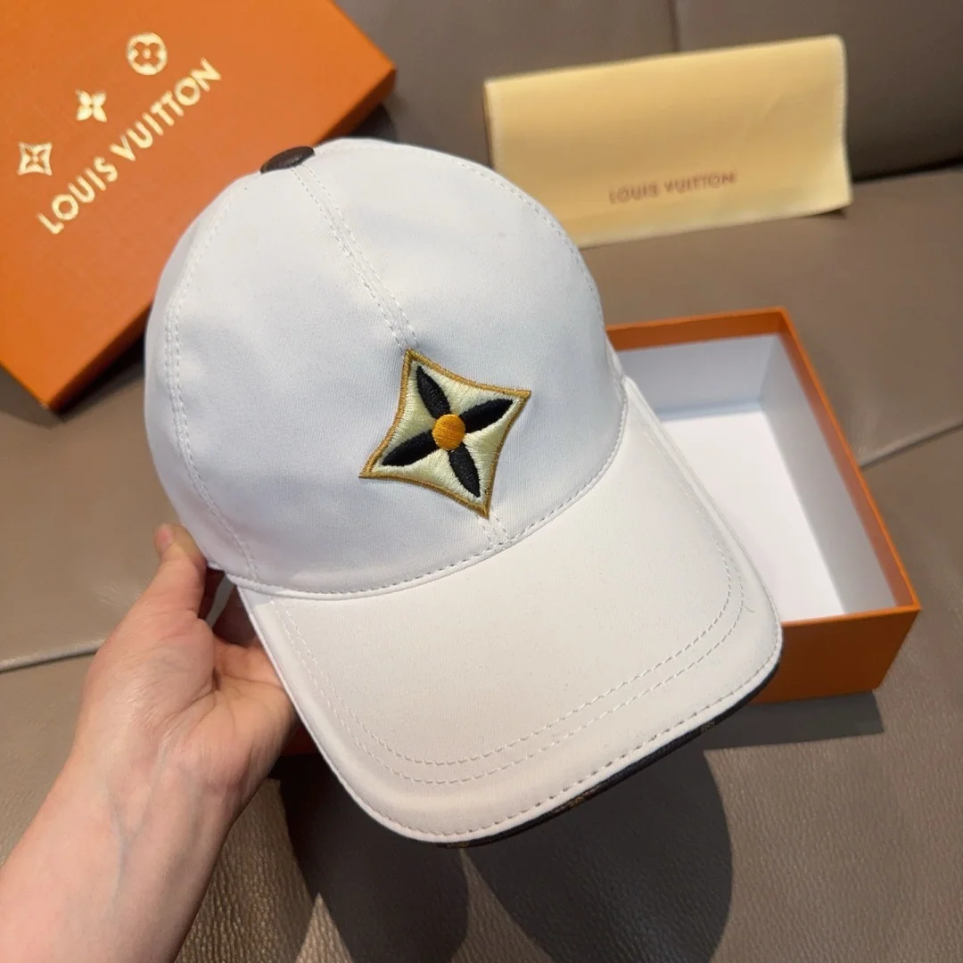 루이비통 네잎클로버 자수 캡 상세 이미지 4