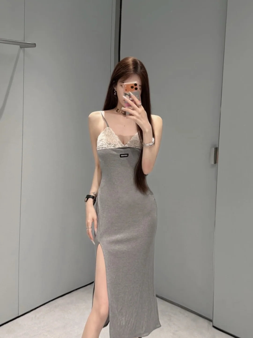 미우미우 레이스 트림 그레이 멜빵 원피스 26 SS 상세 이미지 8