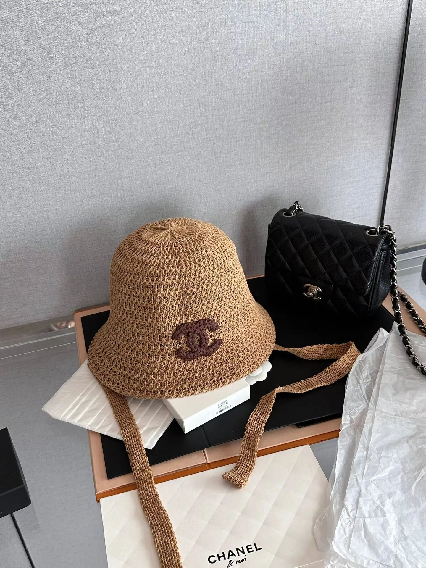 샤넬 더블 C 로고 스트로 캡 상세 이미지 8