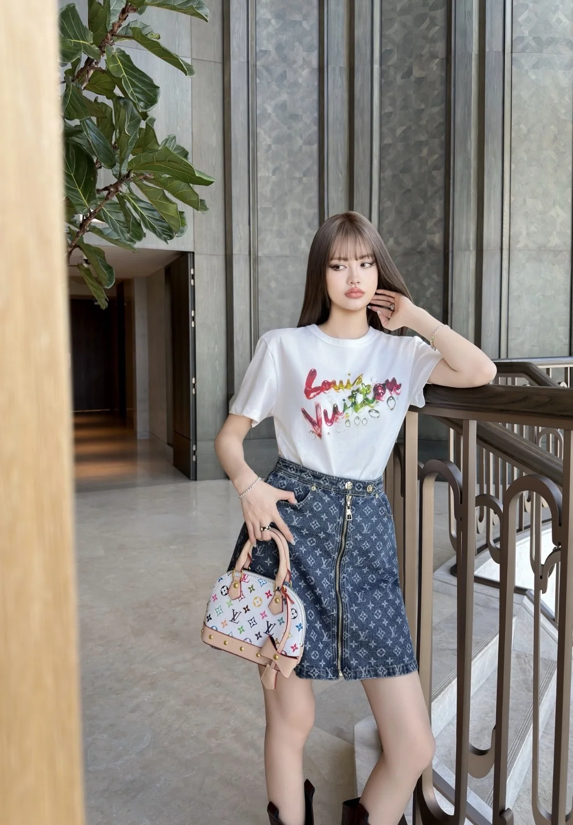 루이비통 여성 그라데이션 반팔 티셔츠 상세 이미지 6