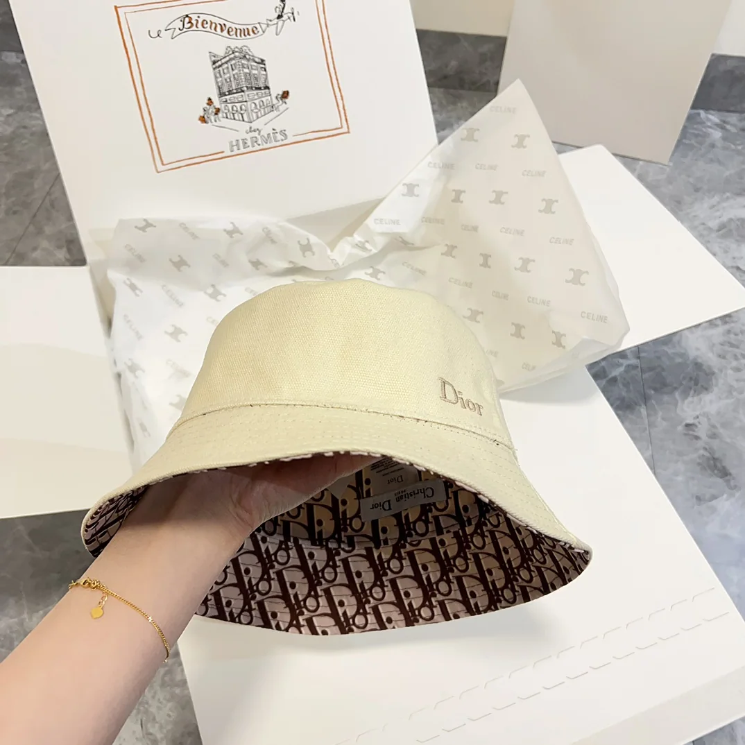 디올 리버시블 모노그램 버킷 햇 상세 이미지 4