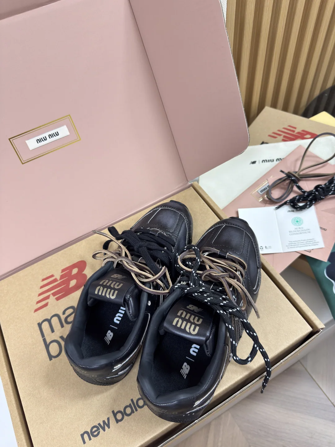 미우미우 530 SL 오르올 블랙 남성 신발 상세 이미지 6