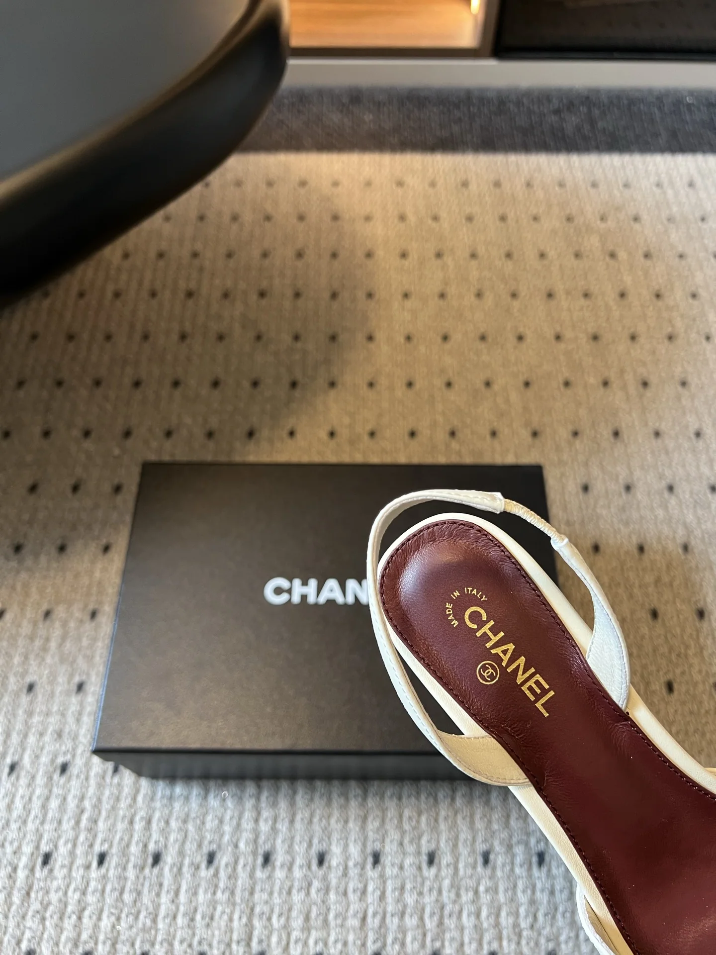 샤넬 힐 여성 시프스킨 더블 C 엠보스 상세 이미지 9