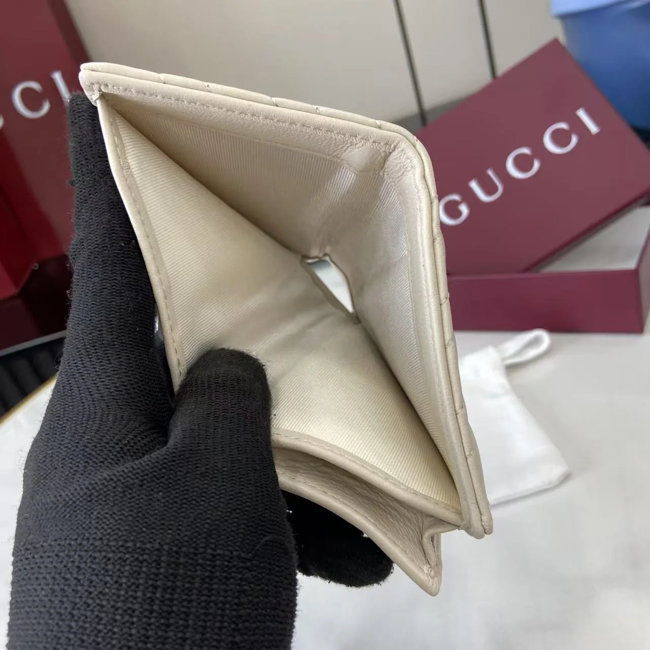 구찌 GG 마몬트 퀼팅 램스킨 지갑 상세 이미지 9