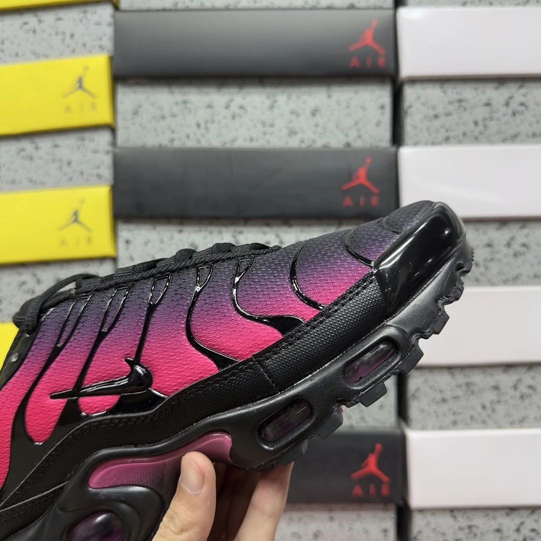 나이키 [BD] 에어 맥스 플러스 DM0032-020 201921 Nike Air Max Plus Black Hyper Pink 상세 이미지 2