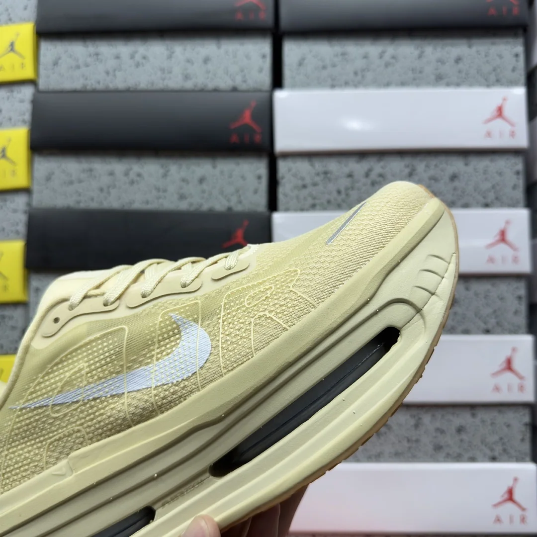 나이키 [5A] 보메로 프리미엄 IM8334-200 201786 Nike Vomero Premium 상세 이미지 8
