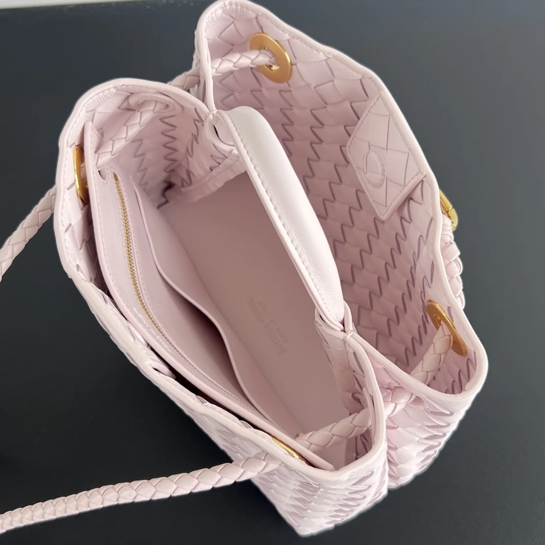 보테가베네타 안디아모 나파 램스킨 숄더백 상세 이미지 6