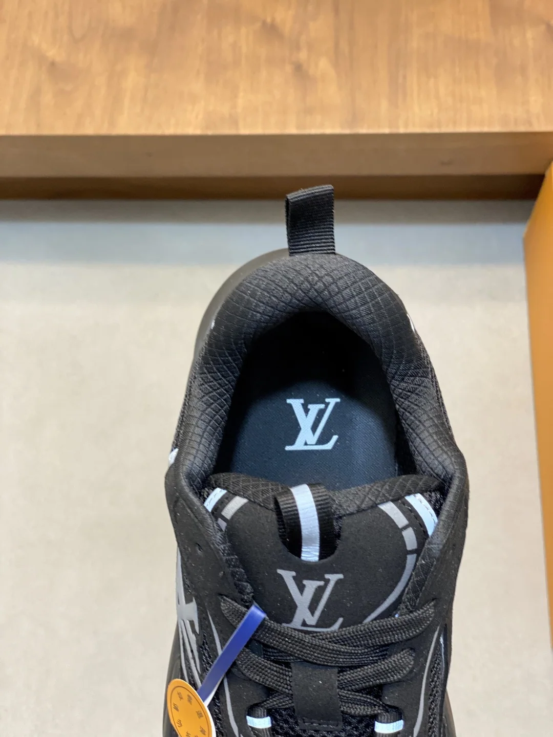 루이비통 LV 런 2.0 스니커즈 상세 이미지 7